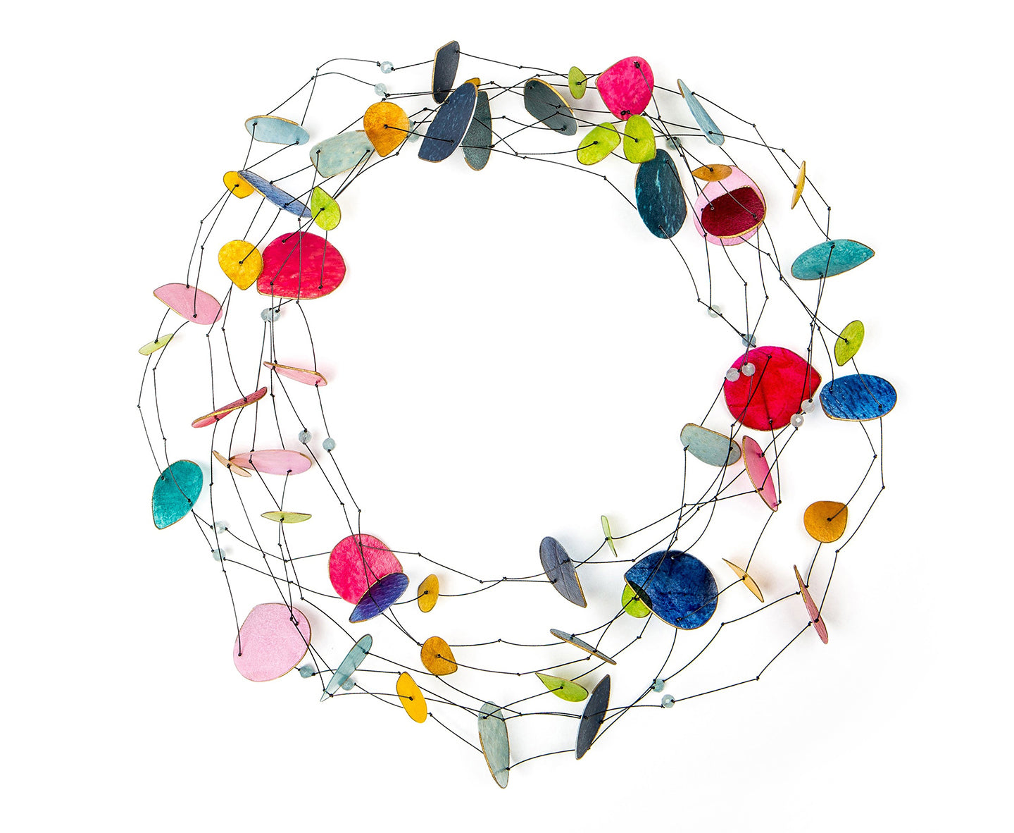 bunte Pergamentkette von Hilde Janich