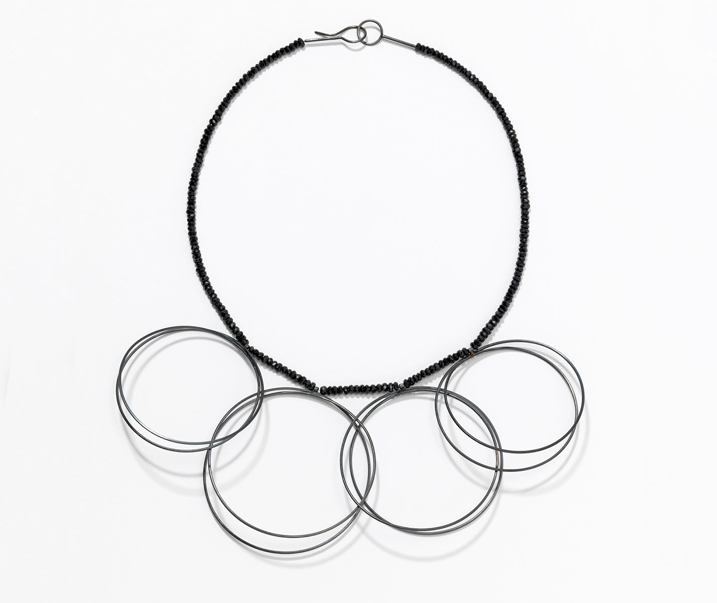 Collier mit Spinell und geschwärztem Silber von Sophia Epp