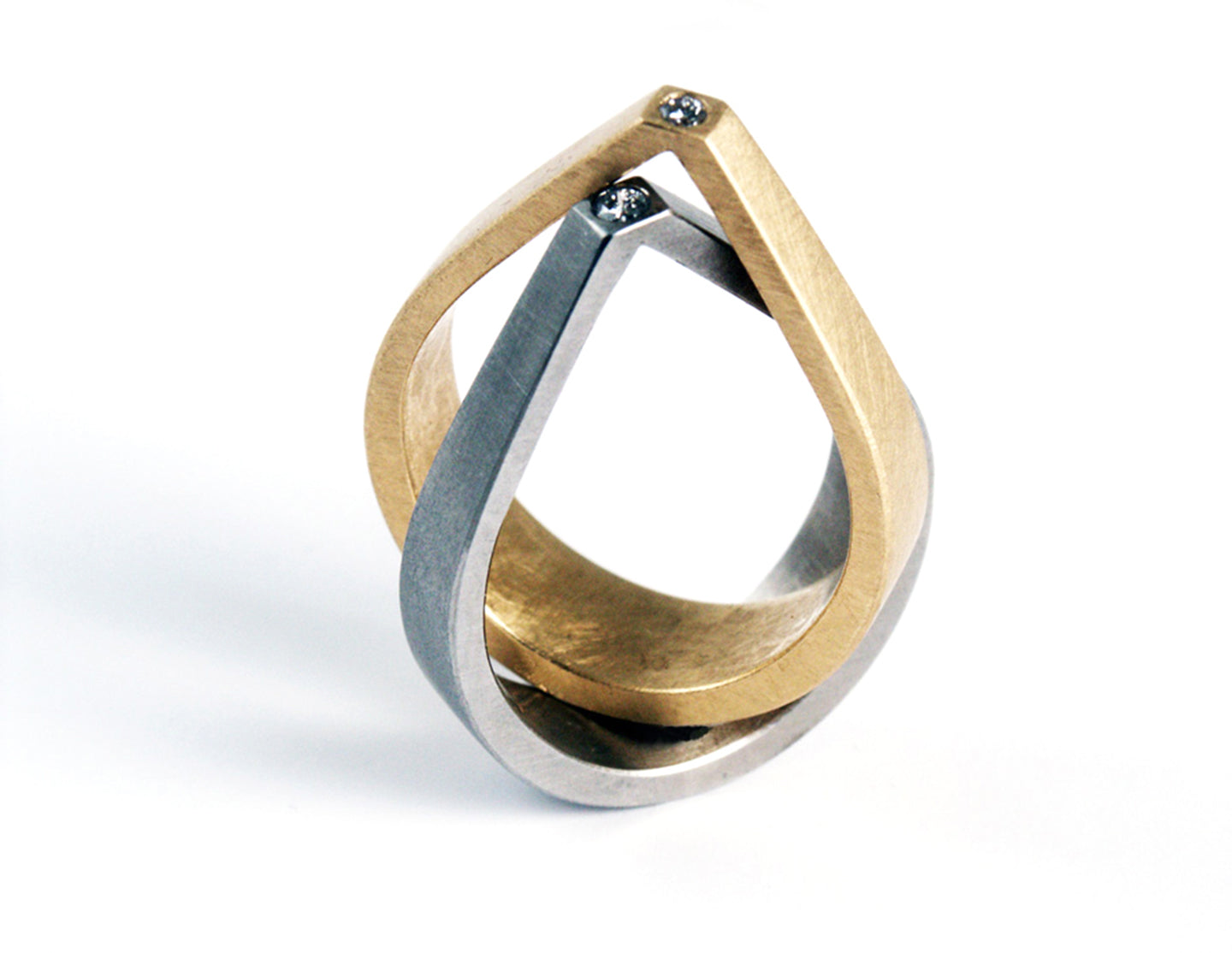 Ring KIKI in 750 Gold und Edelstahl mit Brillanten von Tanja Zessel