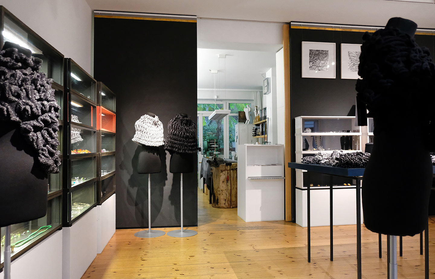 Galerieraum für zeitgenössischen Schmuck und angewandte Kunst