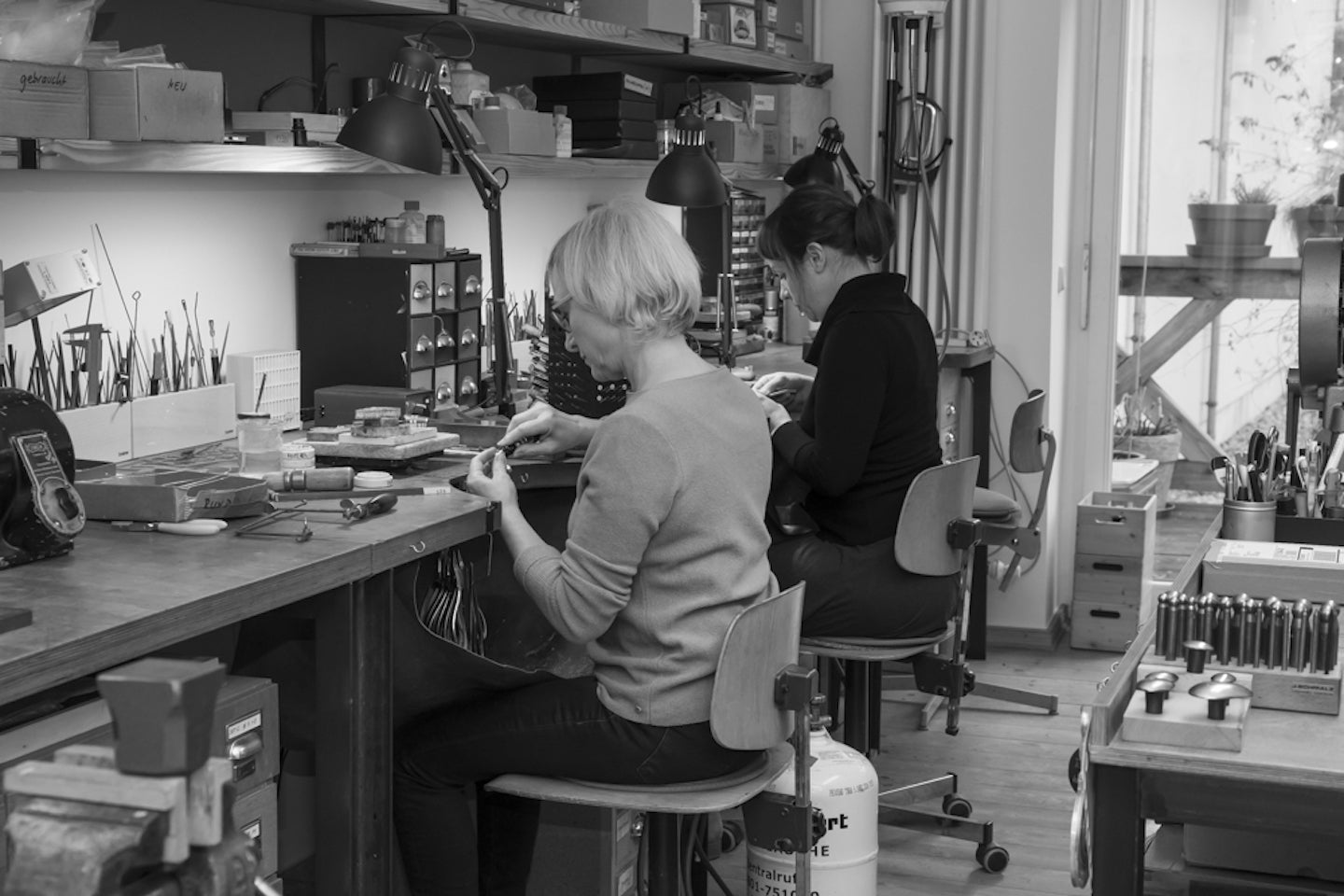Schmuck von Michaela Binder, Ulrike Hamm, Anke Hennig, Yoko Shimizu und Claudia Hoppe.